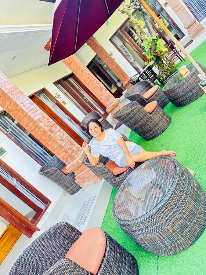 D&D Homestay Pesanggaran المظهر الخارجي الصورة